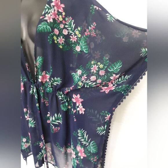 Francesca's floral cover-up - Picture 5 of 5